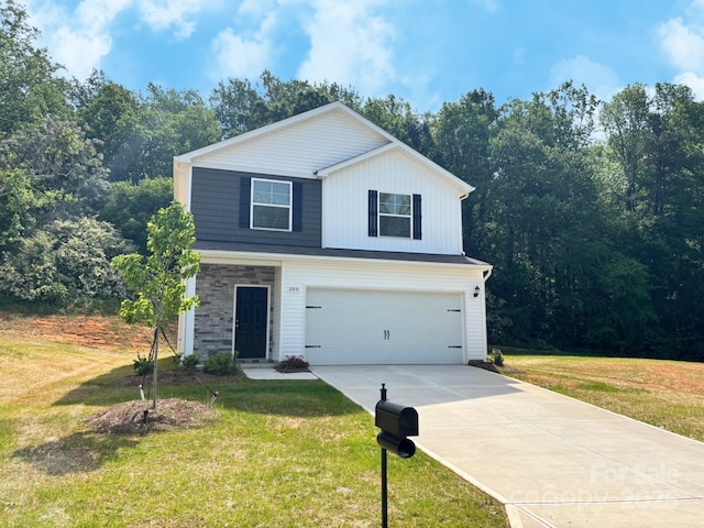 200 Lake George Dr, Shelby, NC 28152 - traditional-style home with concrete driveway, an attached garage, and a front lawn