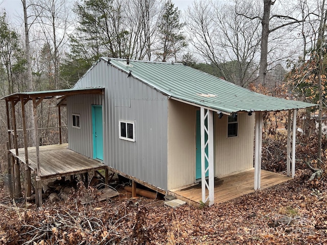 view of outbuilding featuring an outdoor structure