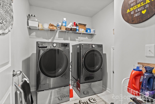 7172 Indigo Way, Denver, NC 28037 - laundry area with washer and clothes dryer and baseboards
