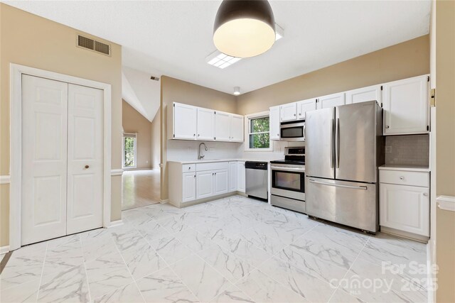 9423 Fairmead Dr, Charlotte, NC 28269 - photo 16