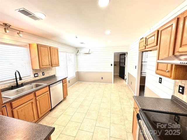 9401 Elvis Dr, Charlotte, NC 28215 - photo 13