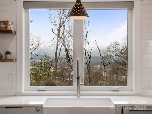 322 Windswept Dr, Asheville, NC 28801 - view of room details
