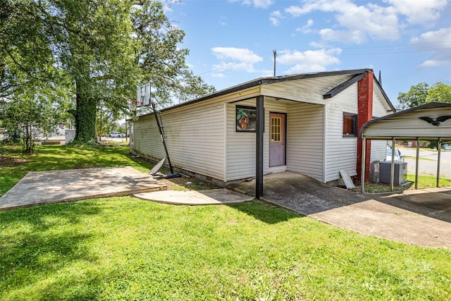 400 E 1st St, Cherryville, NC 28021 - view of front of house featuring a front yard and central AC unit