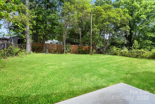 view of yard featuring fence