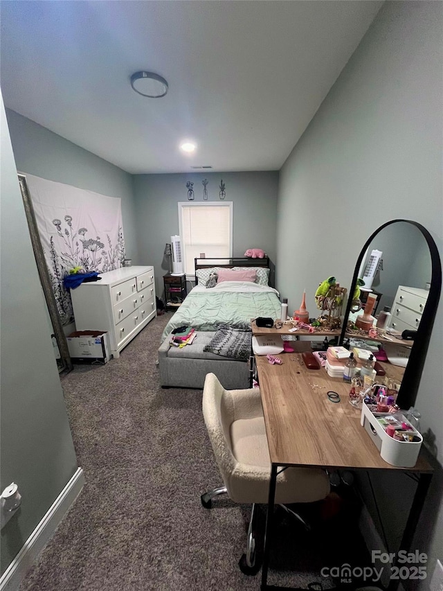 view of carpeted bedroom