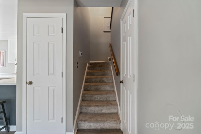 419 W 8th St, Charlotte, NC 28202 - stairway with baseboards