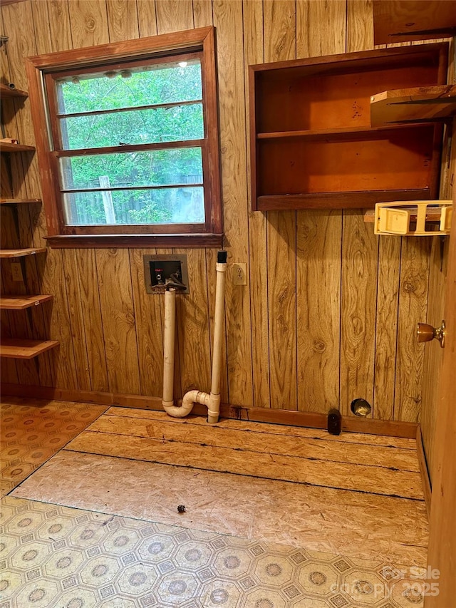 624 Flicker St, Concord, NC 28027 - detailed view of wooden walls
