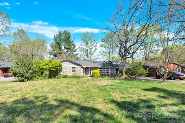 611 Greenway Dr, Statesville, NC 28677 - photo 1
