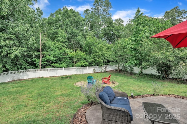 1017 Chalk Hill Ln, Charlotte, NC 28214 - view of yard featuring a patio