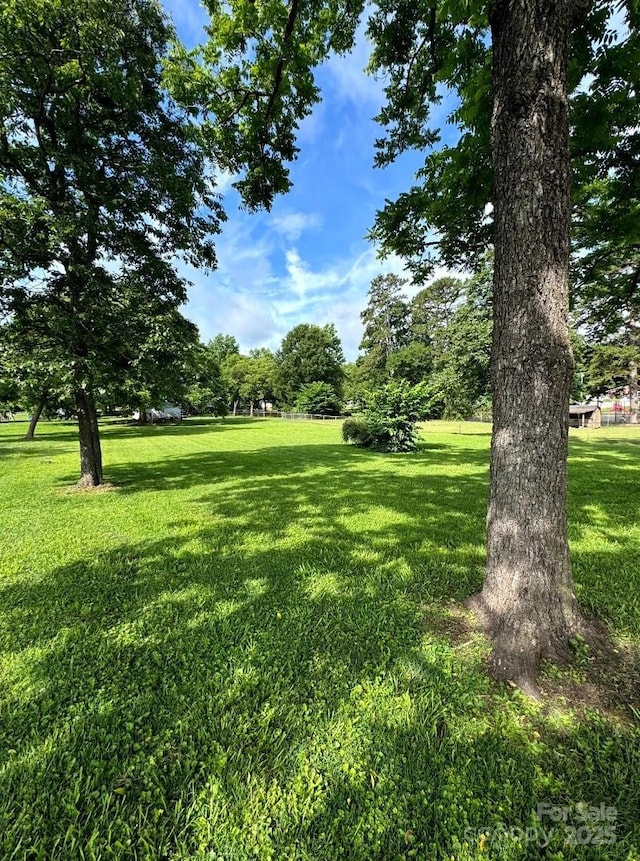 1018 Union St, Maiden, NC 28650 - view of green lawn