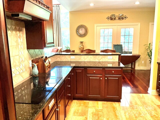 1832 Marthas Vineyard Rd, York, SC 29745 - kitchen with tasteful backsplash, ornamental molding, and a peninsula