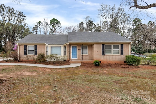 403 Hillcrest Dr, Huntersville, NC 28078 - ranch-style home with brick siding, a front yard, and crawl space