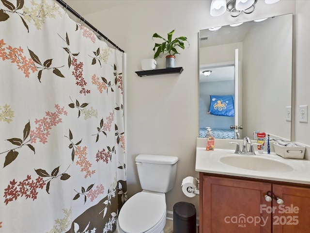 11621 Red Knoll Ln, Pineville, NC 28134 - full bathroom with vanity, toilet, and curtained shower