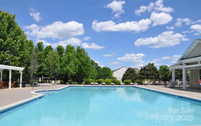 11621 Red Knoll Ln, Pineville, NC 28134 - community pool with fence and a patio