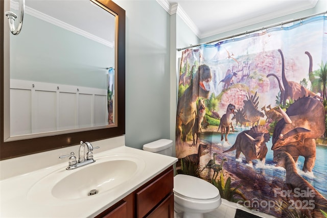 9113 Cinder Ln, Huntersville, NC 28078 - full bath with a shower with shower curtain, crown molding, toilet, and vanity