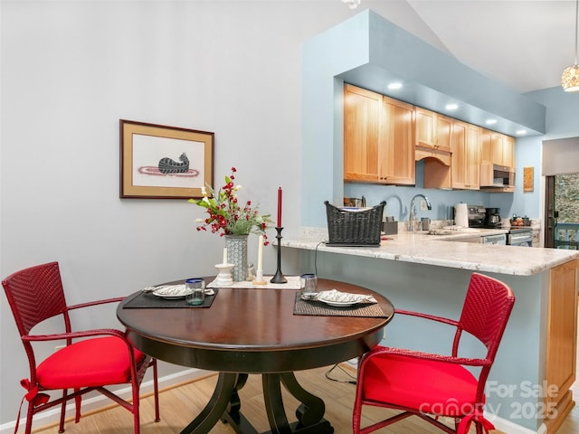 103 Cimarron Dr, Asheville, NC 28803 - dining room with baseboards