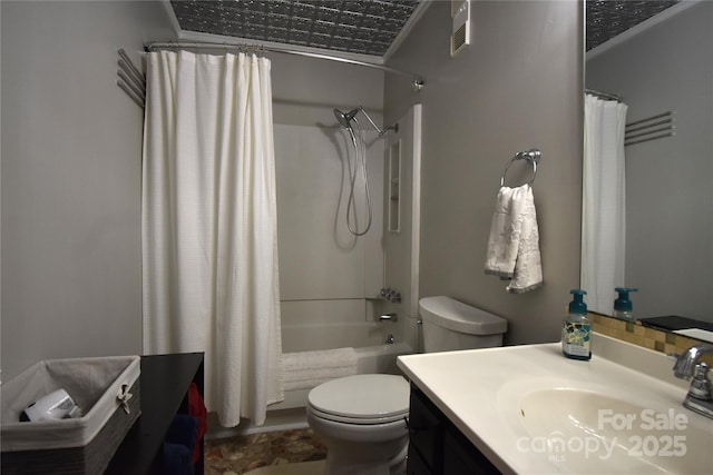 301 Pinnacle Inn Rd Unit 3219, Beech Mountain, NC 28604 - full bathroom featuring vanity, shower / tub combo with curtain, and toilet
