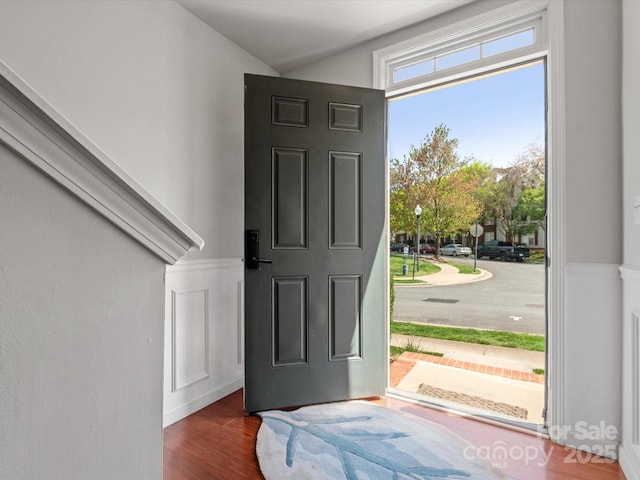 11846 Chelton Ridge Ln, Charlotte, NC 28277 - entryway with wood finished floors and wainscoting
