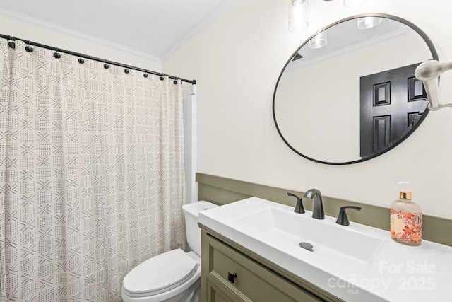 full bath with a shower with curtain, toilet, ornamental molding, and vanity