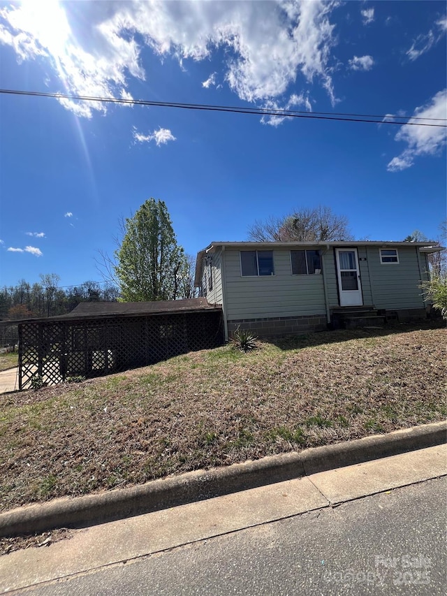 61 W Woodlawn St, Marion, NC 28752 - photo 2