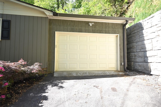 857 Country Club Dr, Maggie Valley, NC 28751 - garage featuring aphalt driveway