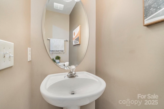 1720 Chamberside Dr, Rock Hill, SC 29730 - bathroom featuring visible vents and a sink