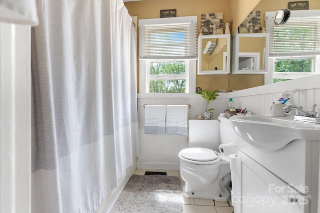 156 Cumberland Ave, Asheville, NC 28801 - full bath with vanity, tile patterned floors, toilet, and a shower with curtain
