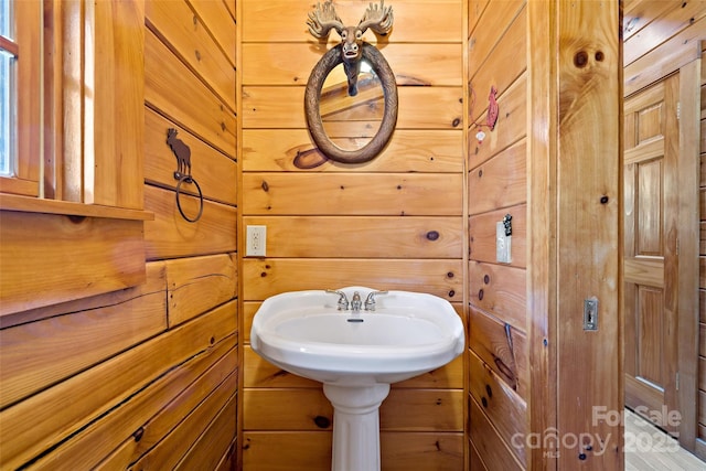 2245 Mckenzie Way N Unit 754, Old Fort, NC 28762 - bathroom with wood walls