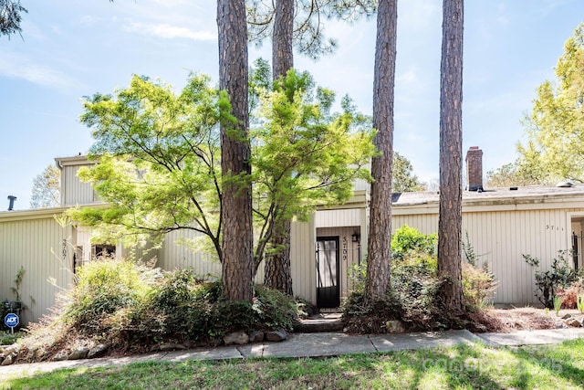 3709 Willow Point Dr, Charlotte, NC 28277 - view of front of property featuring a chimney and fence