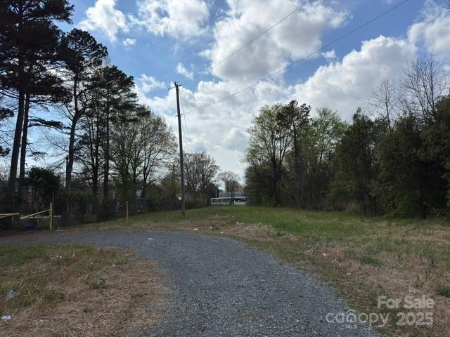 2015 C Ave, Charlotte, NC 28216 - photo 15