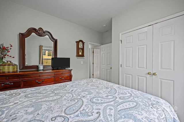bedroom with a closet