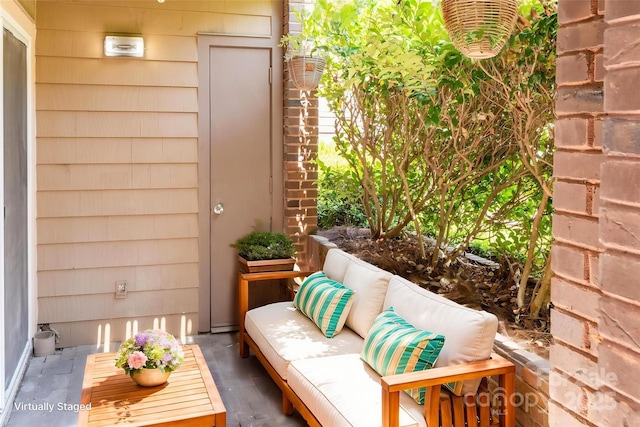 balcony featuring an outdoor hangout area