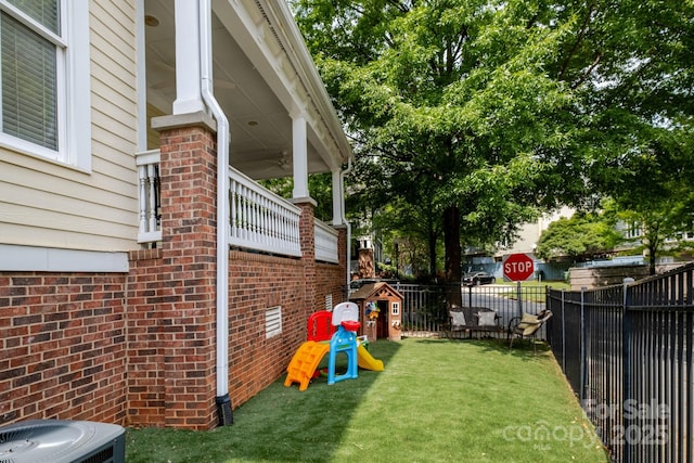 734 E 10th St, Charlotte, NC 28202 - view of yard with central AC and fence