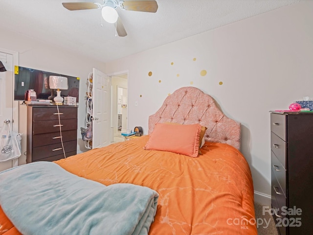 bedroom with ceiling fan