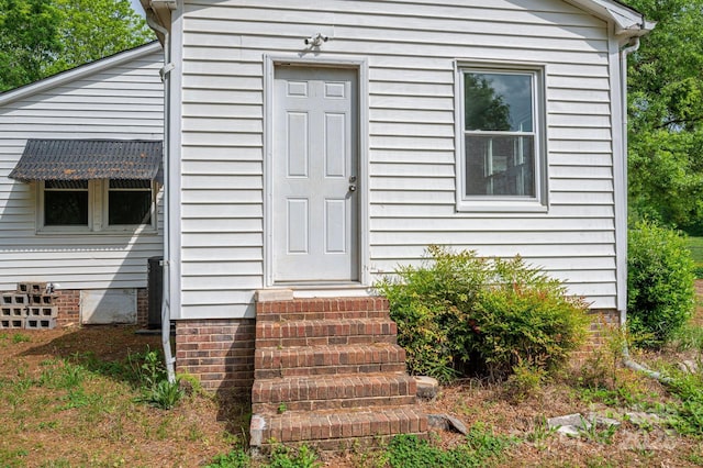 201 Lee Black Rd, Cherryville, NC 28021 - view of exterior entry featuring crawl space