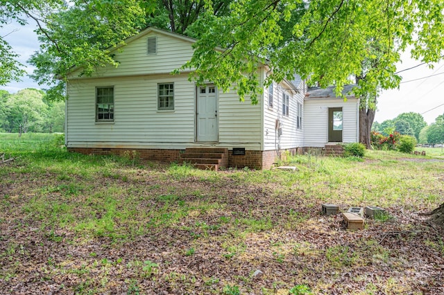 201 Lee Black Rd, Cherryville, NC 28021 - back of property featuring entry steps and crawl space