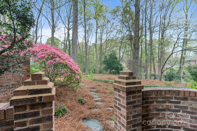 5125 Winding Brook Rd, Charlotte, NC 28226 - view of yard featuring fence