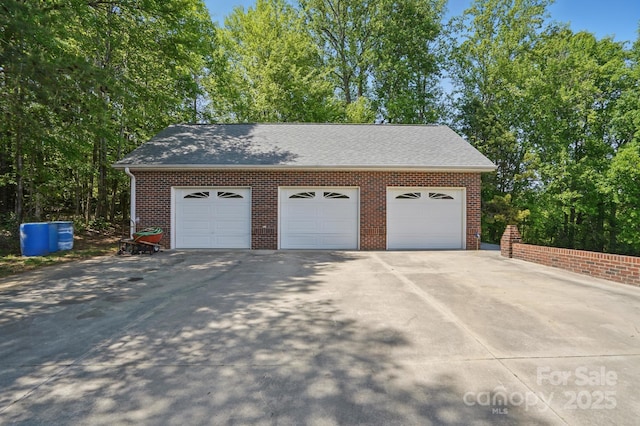 view of detached garage
