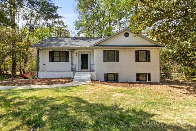6614 Old Providence Rd, Charlotte, NC 28226 - view of front of home with brick siding