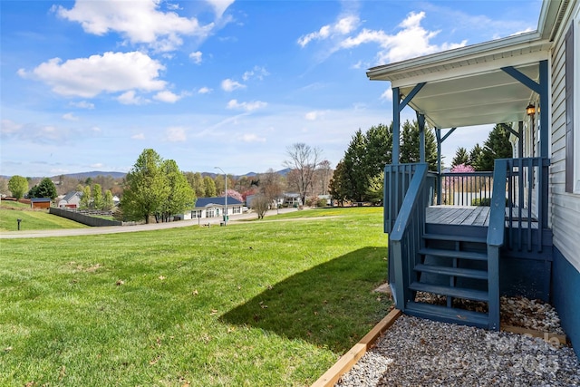 view of yard featuring a mountain view