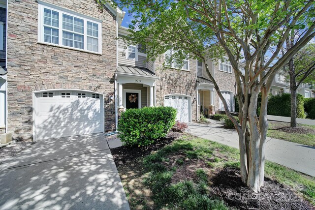 14256 Drake Watch Ln, Charlotte, NC 28262 - photo 2