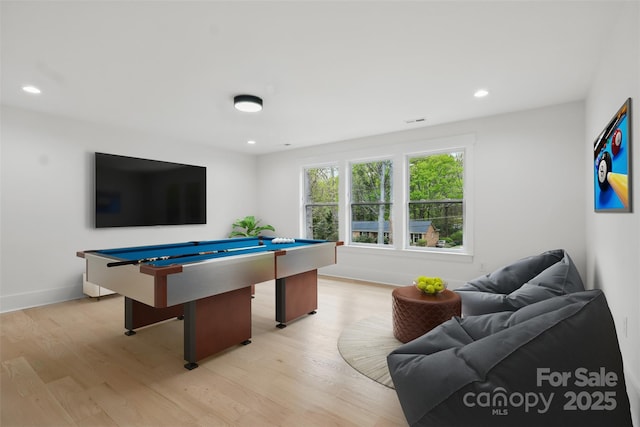 playroom featuring baseboards, recessed lighting, light wood-type flooring, and billiards