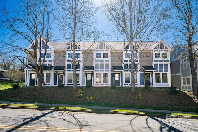 view of front of property featuring a residential view