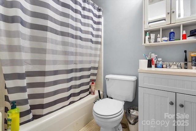 3612 Winterfield Pl, Charlotte, NC 28205 - bathroom with shower / tub combo with curtain, vanity, and toilet