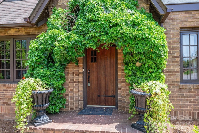418 3rd St NE, Hickory, NC 28601 - property entrance with brick siding