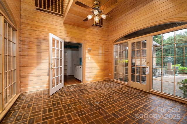 418 3rd St NE, Hickory, NC 28601 - unfurnished sunroom featuring french doors