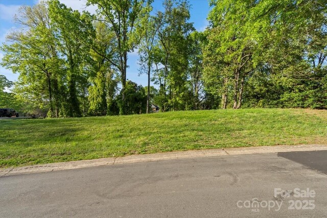 1618 Heatherloch Dr, Gastonia, NC 28054