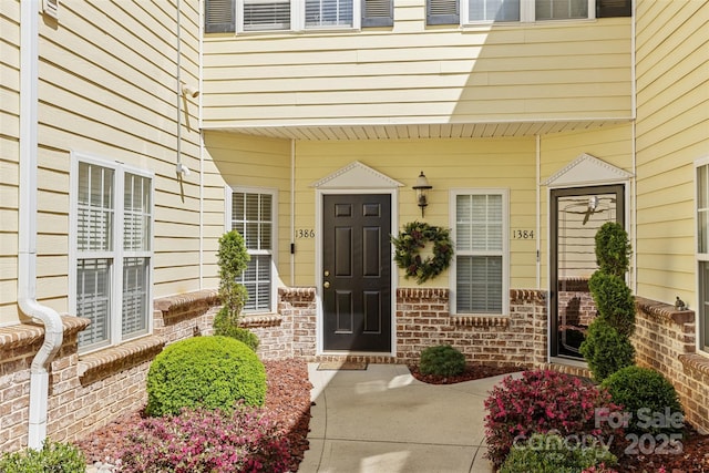 1386 21st Ave NE, Hickory, NC 28601 - property entrance featuring brick siding