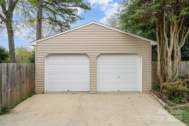 5329 Glenbrier Dr, Charlotte, NC 28212 - view of detached garage