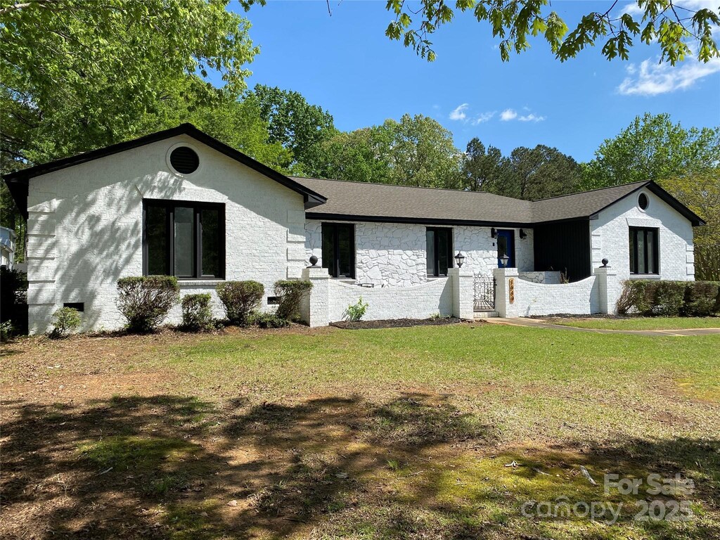 1946 Fairway Dr, Lancaster, SC 29720 - photo 1